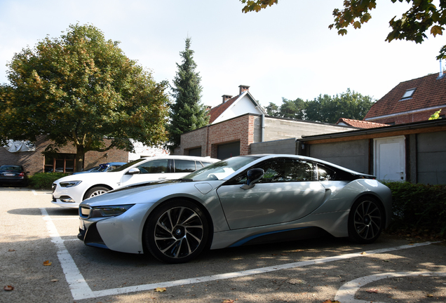 BMW i8