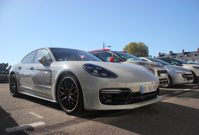 Porsche 971 Panamera Turbo