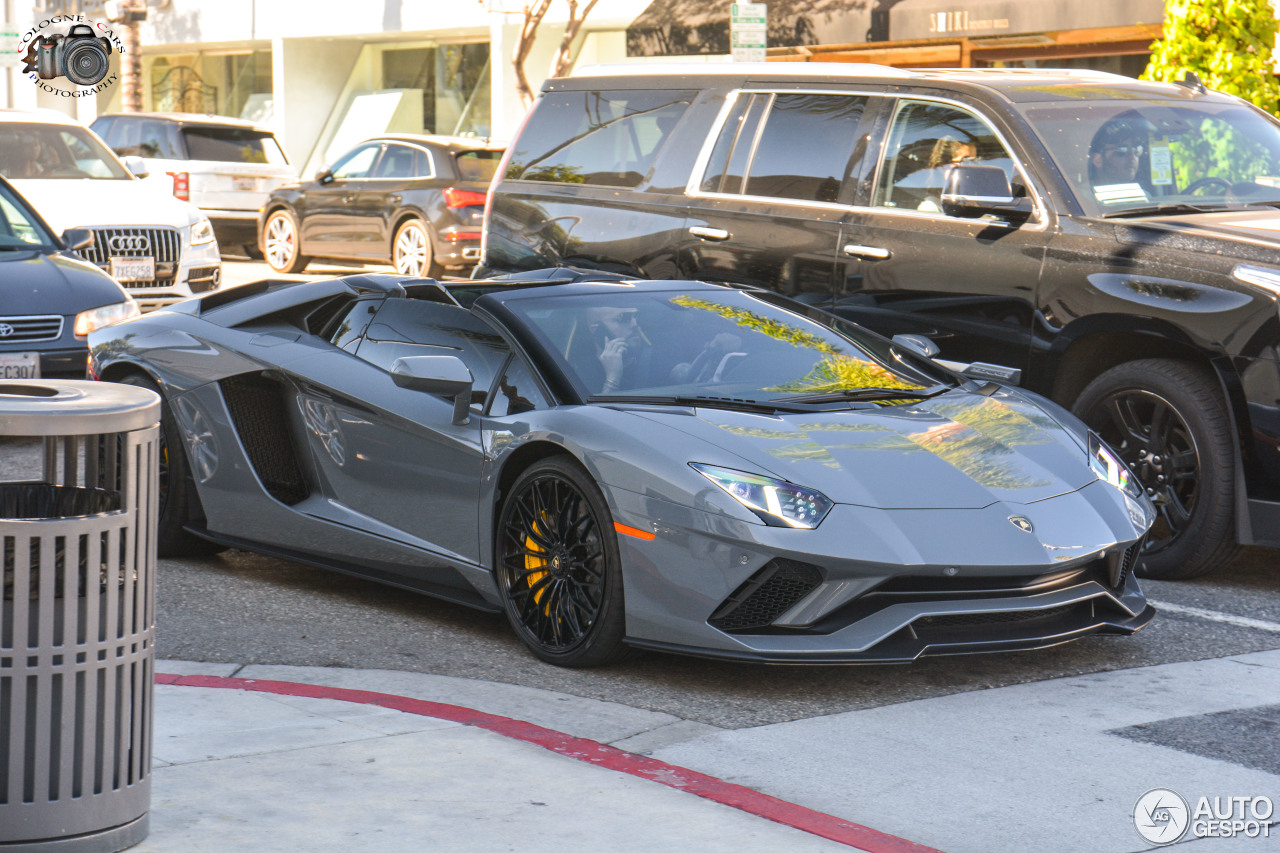 Lamborghini Aventador S LP740-4 Roadster