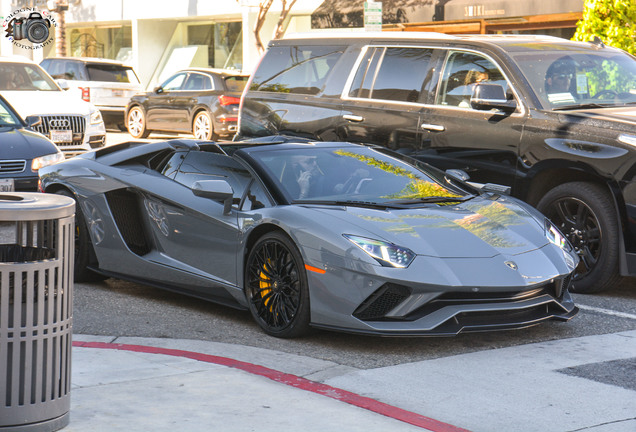 Lamborghini Aventador S LP740-4 Roadster