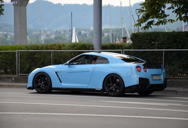 Nissan GT-R