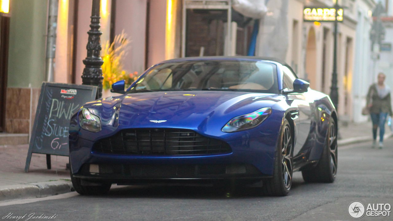 Aston Martin DB11 V8 Volante