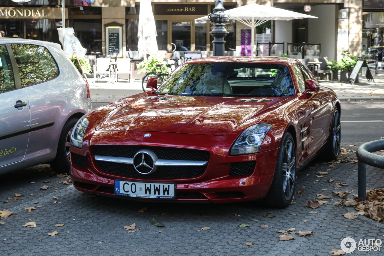 Mercedes-Benz SLS AMG