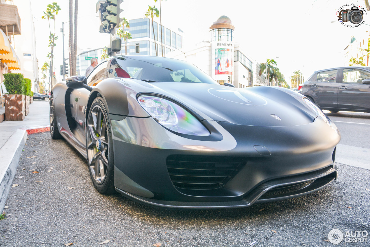 Porsche 918 Spyder Weissach Package