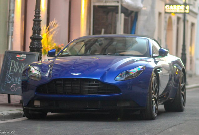 Aston Martin DB11 V8 Volante