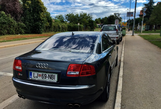 Audi S8 D3