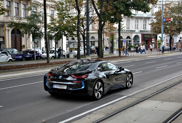 BMW i8