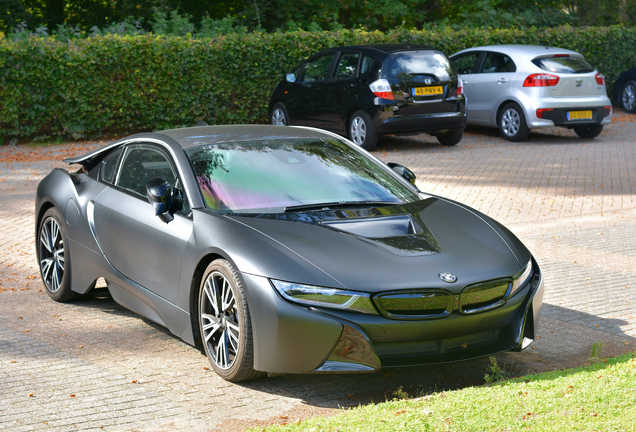 BMW i8