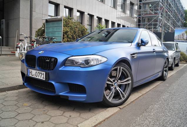 BMW M5 F10 2011