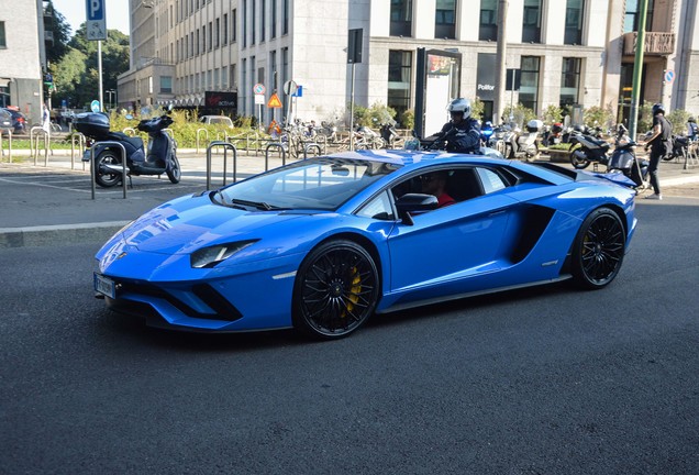 Lamborghini Aventador S LP740-4