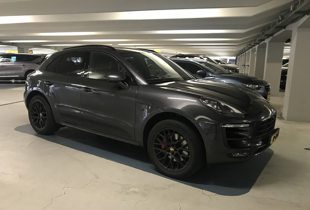 Porsche 95B Macan GTS