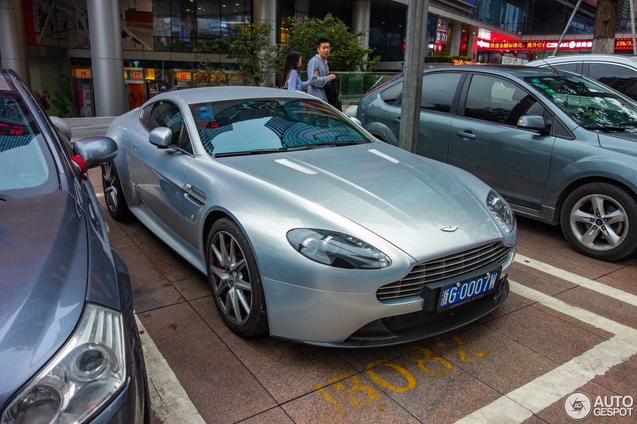 Aston Martin V8 Vantage S