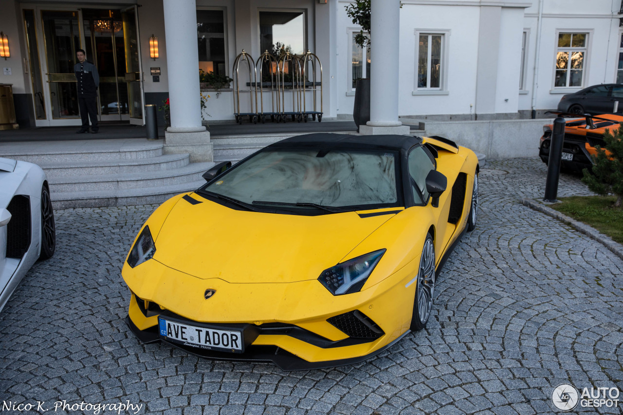 Lamborghini Aventador S LP740-4 Roadster