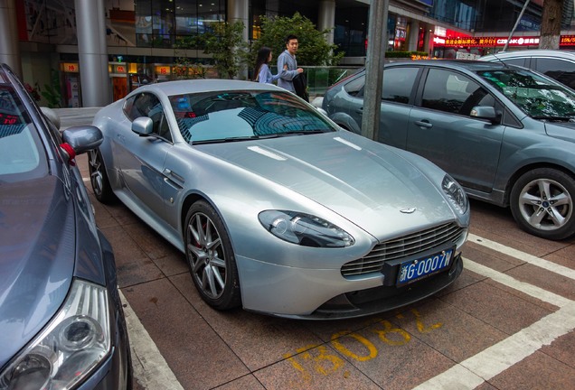 Aston Martin V8 Vantage S