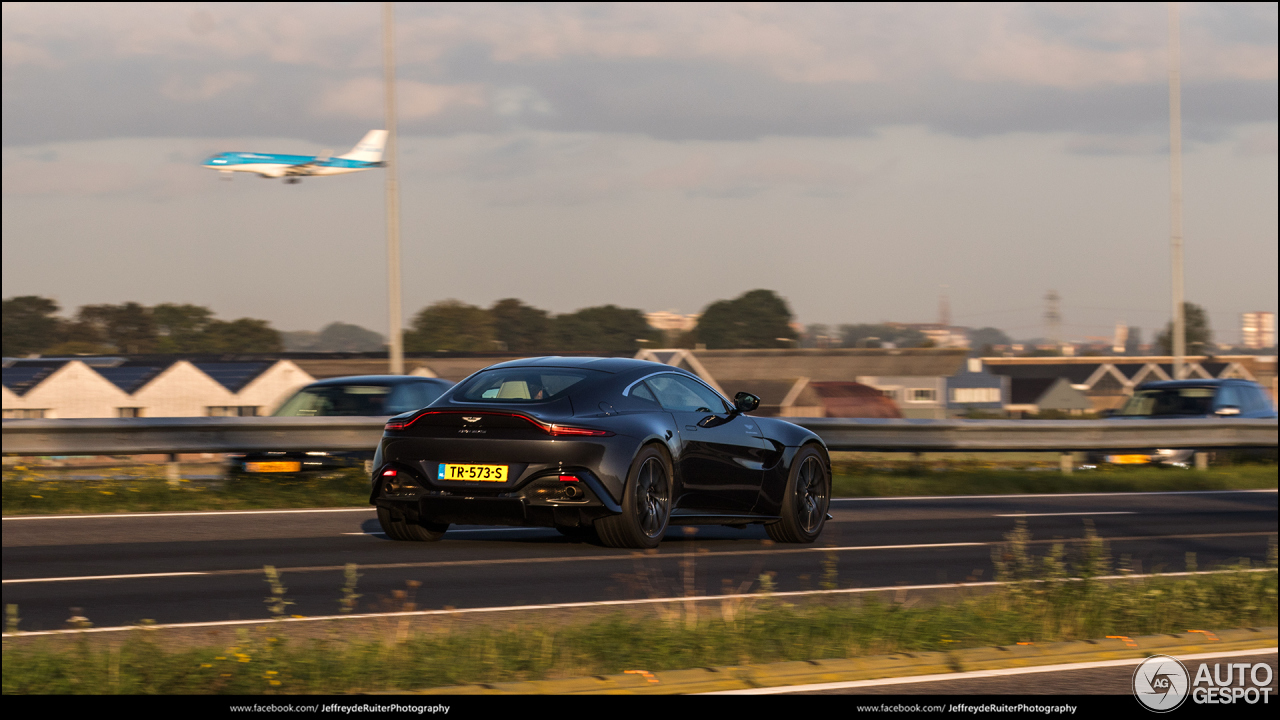 Aston Martin V8 Vantage 2018