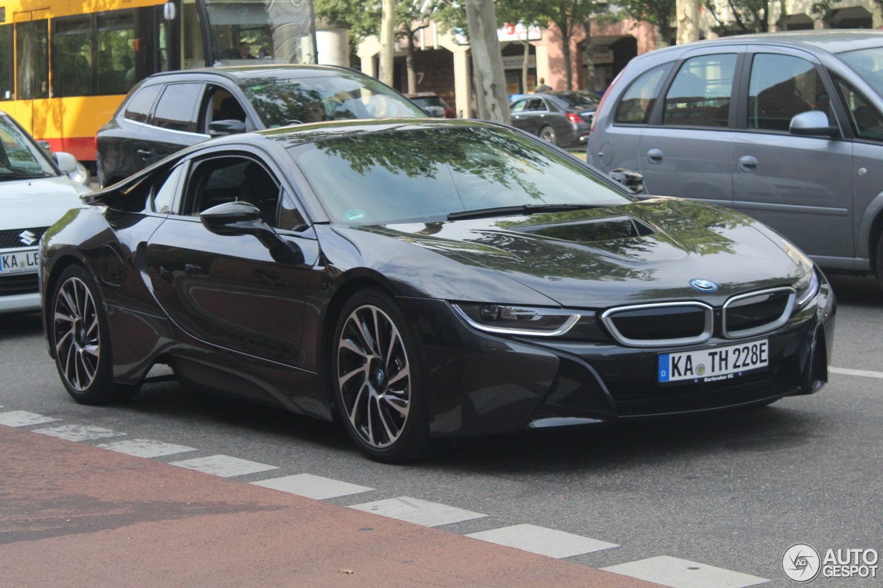 BMW i8