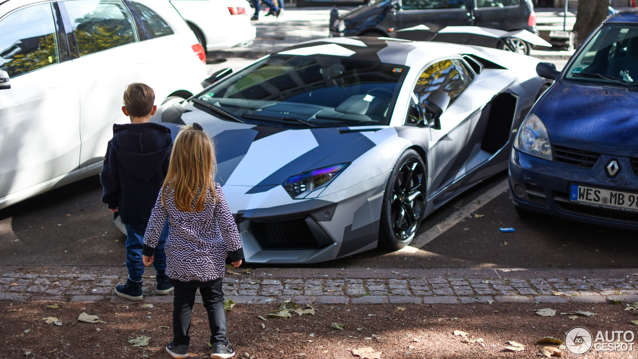 Lamborghini Aventador LP700-4