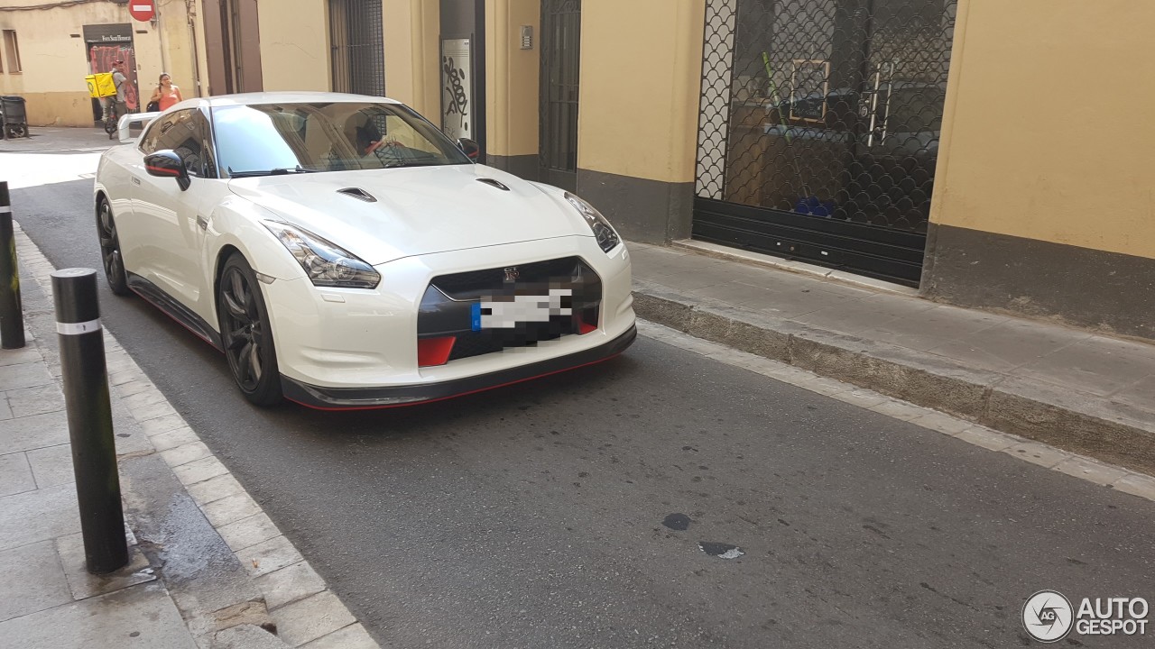 Nissan GT-R