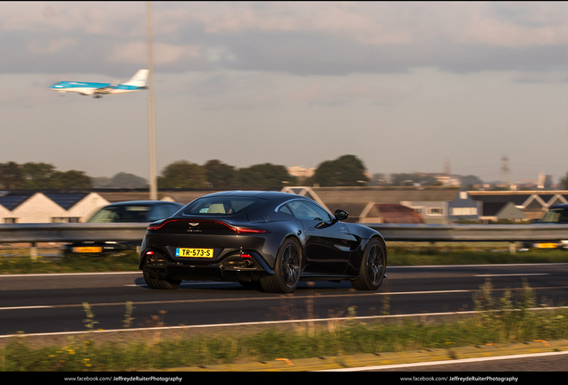 Aston Martin V8 Vantage 2018