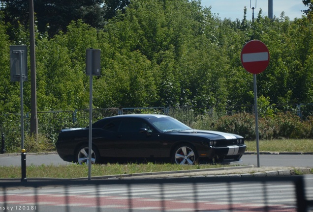 Dodge Challenger SRT-8 392