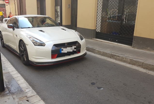 Nissan GT-R