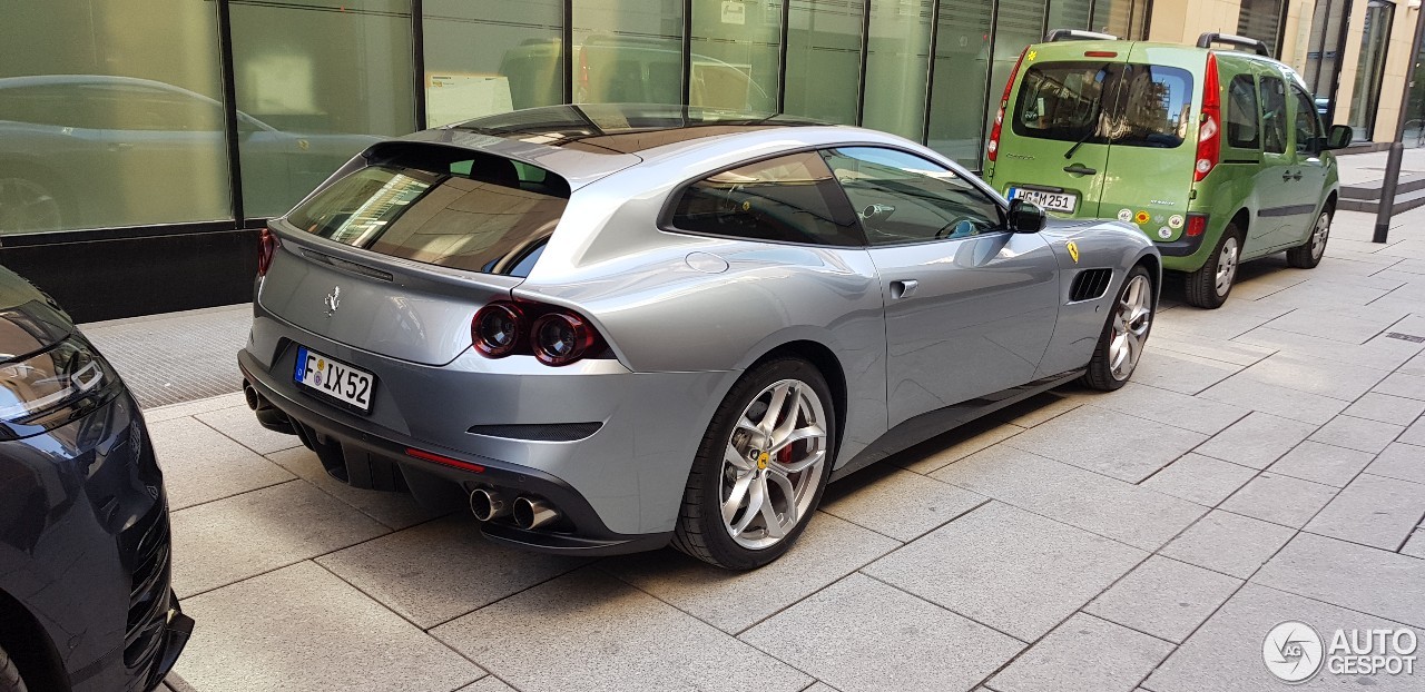 Ferrari GTC4Lusso