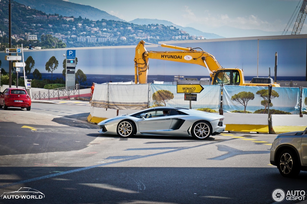 Lamborghini Aventador LP700-4 Roadster