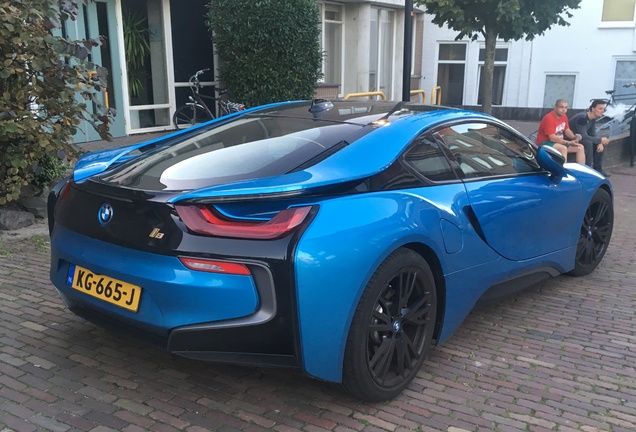 BMW i8