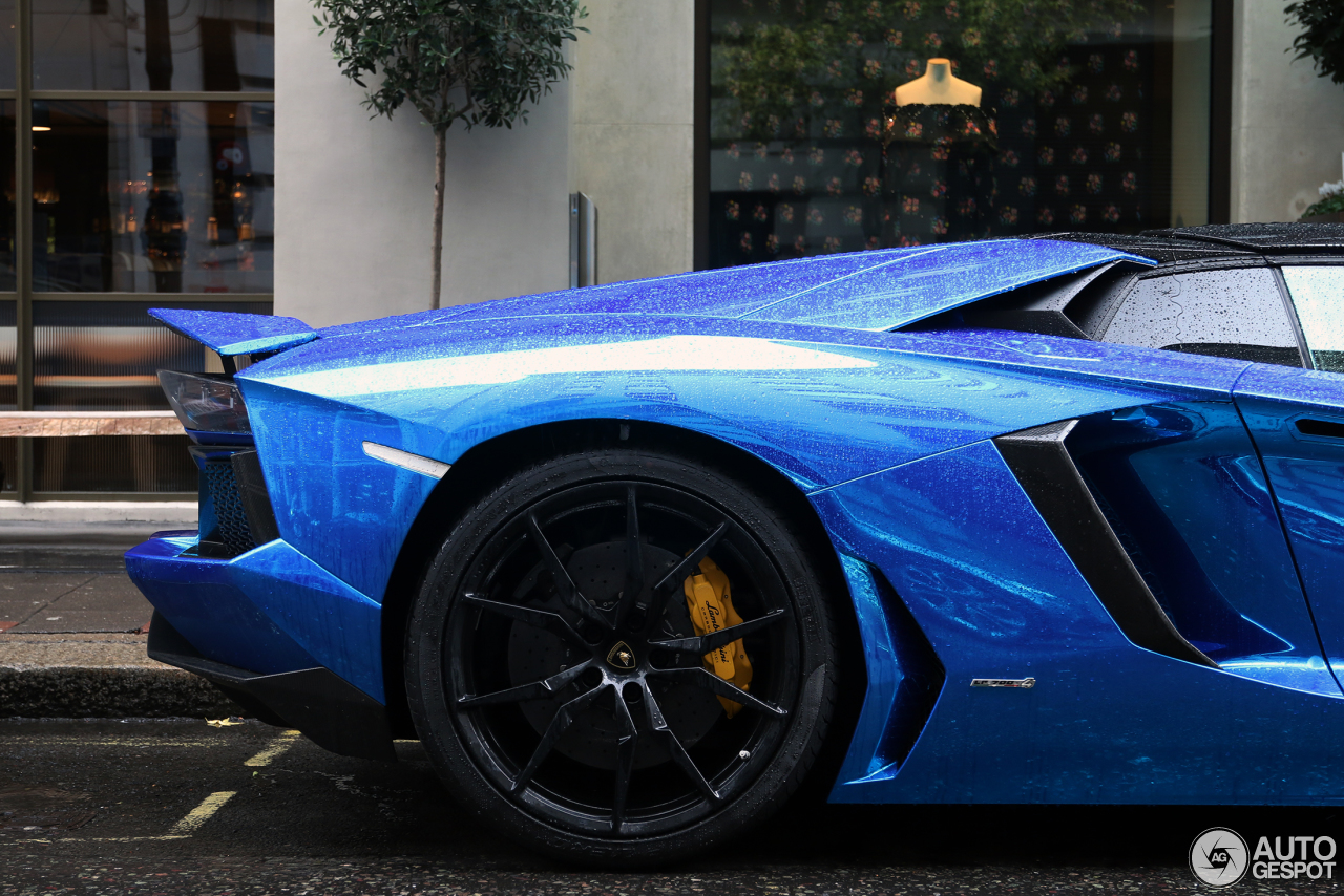 Lamborghini Aventador LP700-4 Roadster