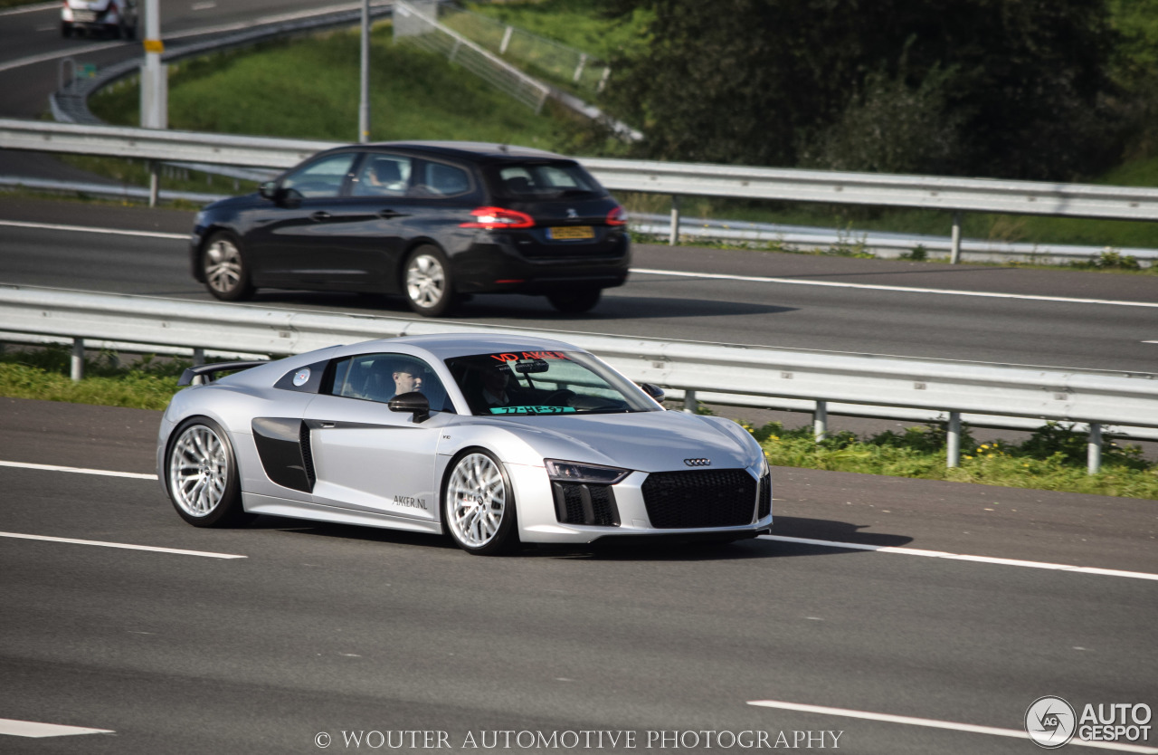 Audi R8 V10 Plus 2015