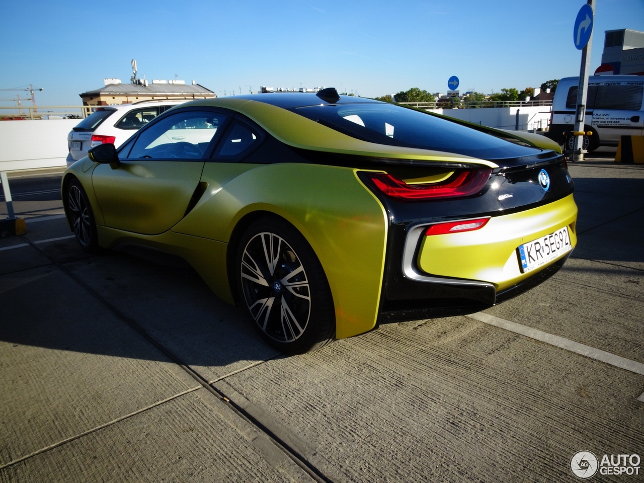 BMW i8 Protonic Frozen Yellow Edition