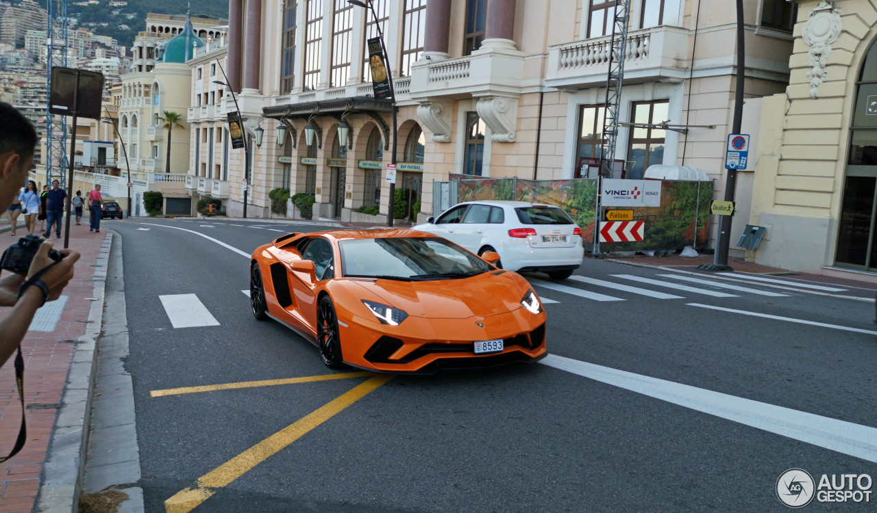 Lamborghini Aventador S LP740-4