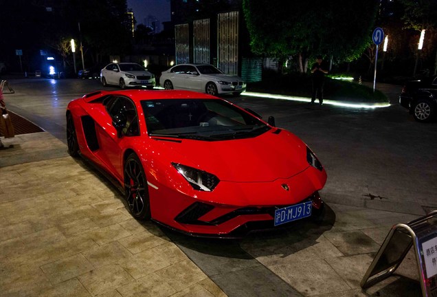 Lamborghini Aventador S LP740-4