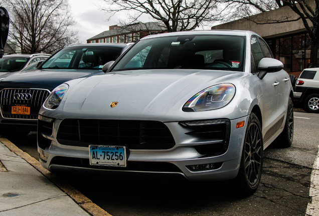 Porsche 95B Macan GTS