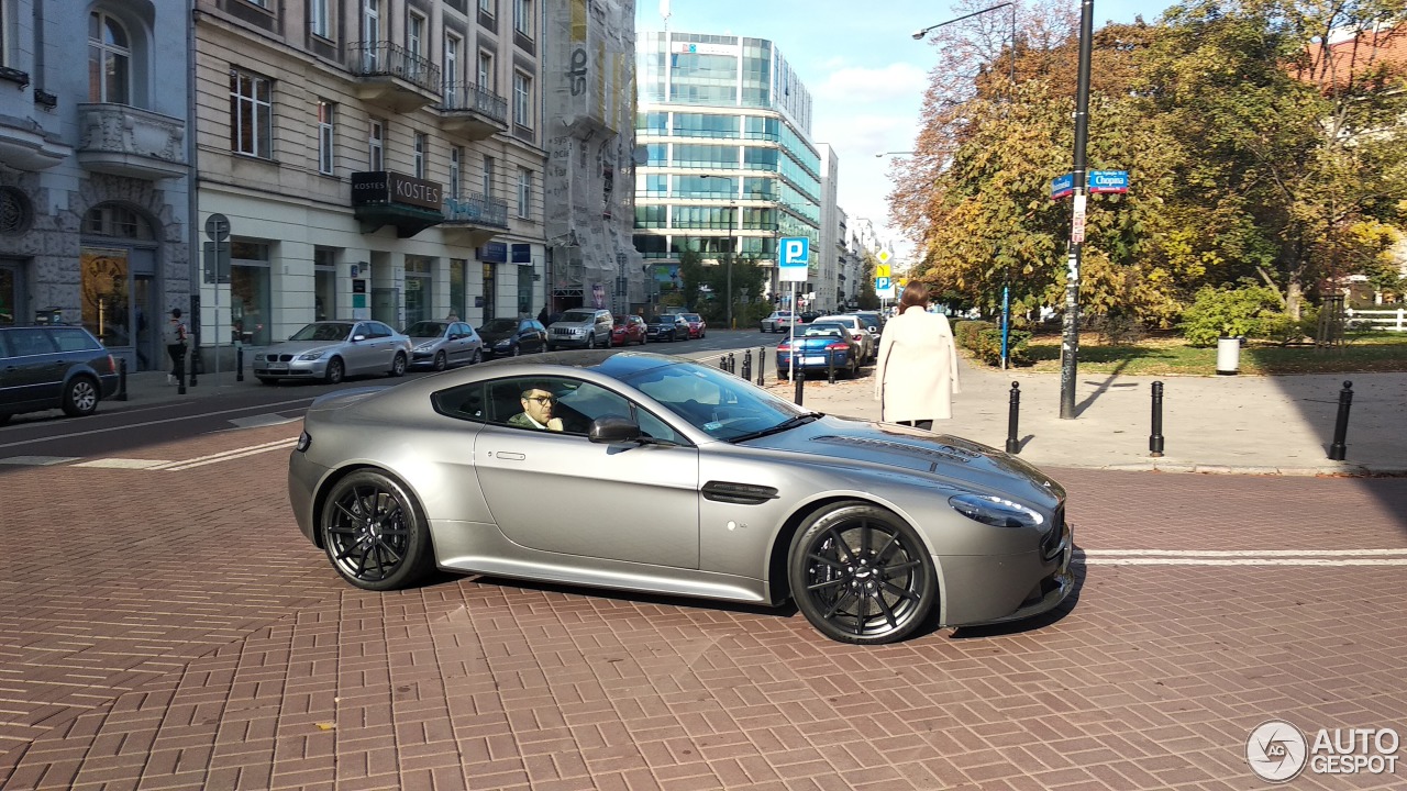 Aston Martin V12 Vantage S