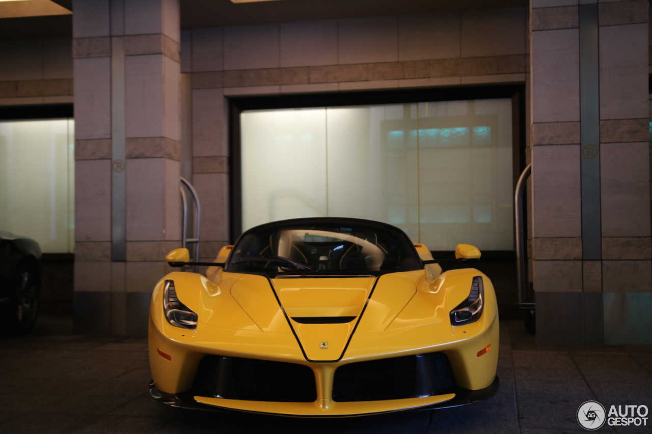 Ferrari LaFerrari Aperta