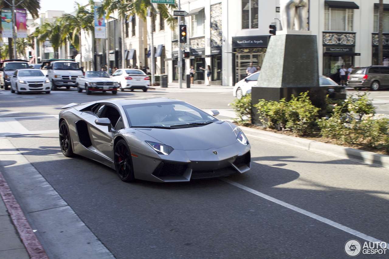 Lamborghini Aventador LP700-4