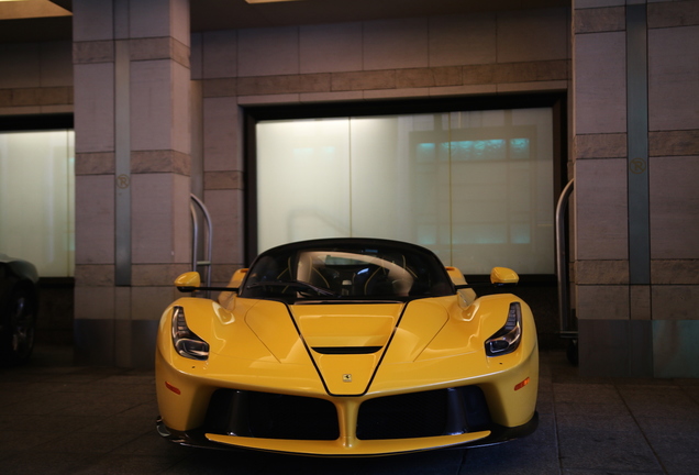 Ferrari LaFerrari Aperta