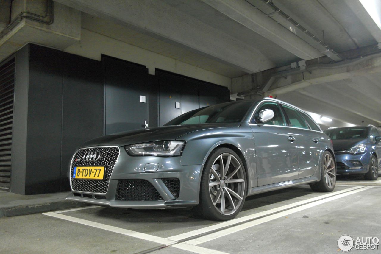 Audi RS4 Avant B8