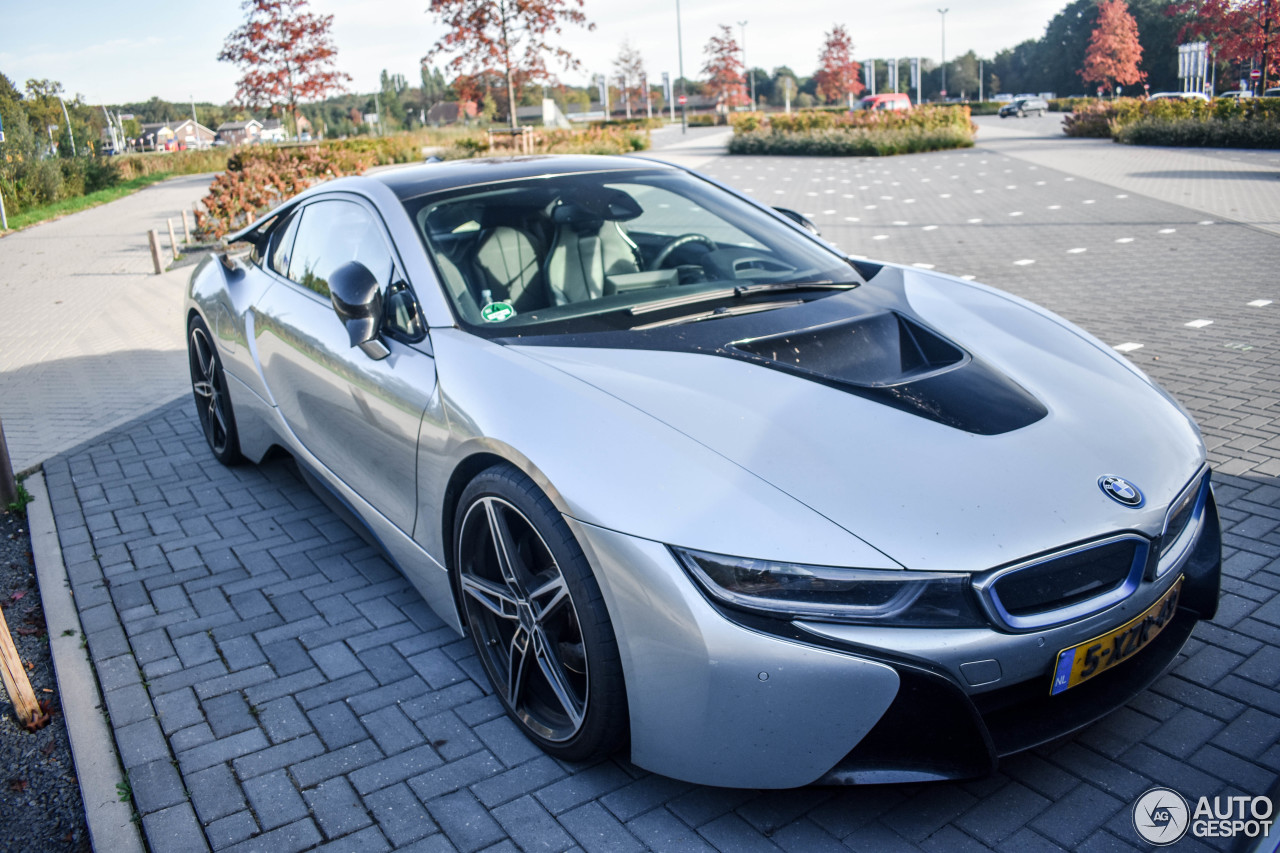 BMW i8