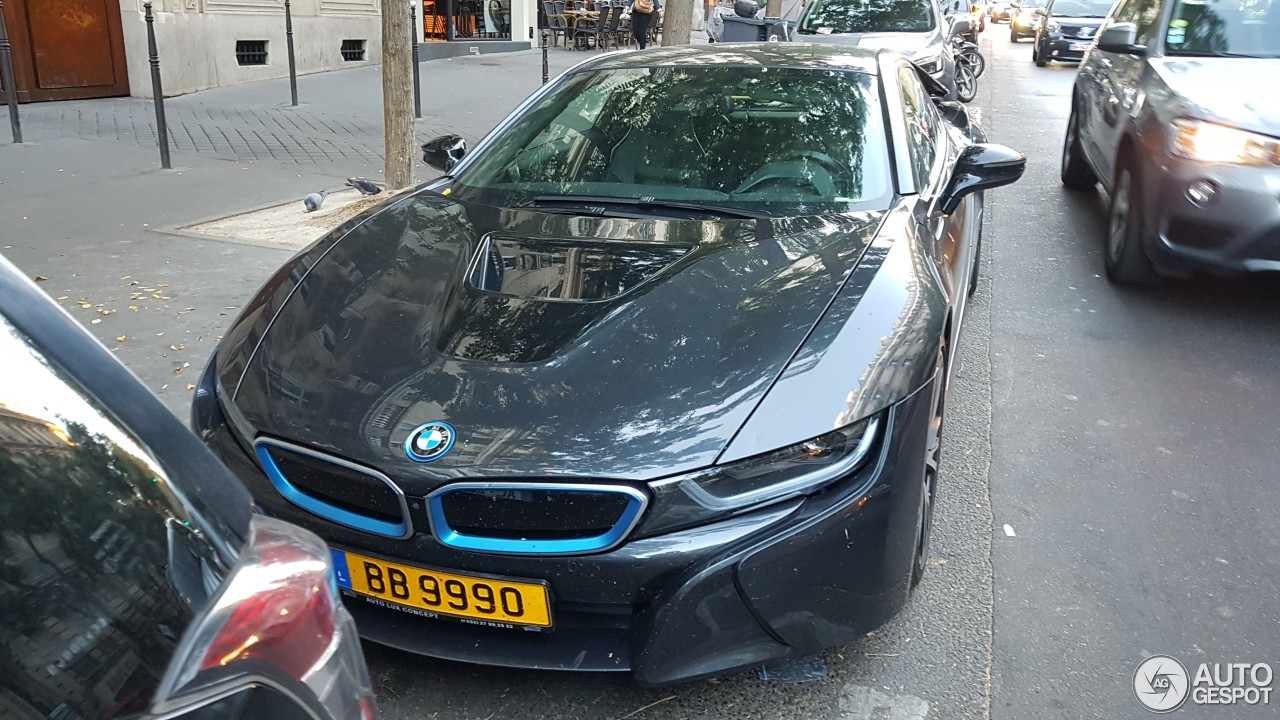 BMW i8