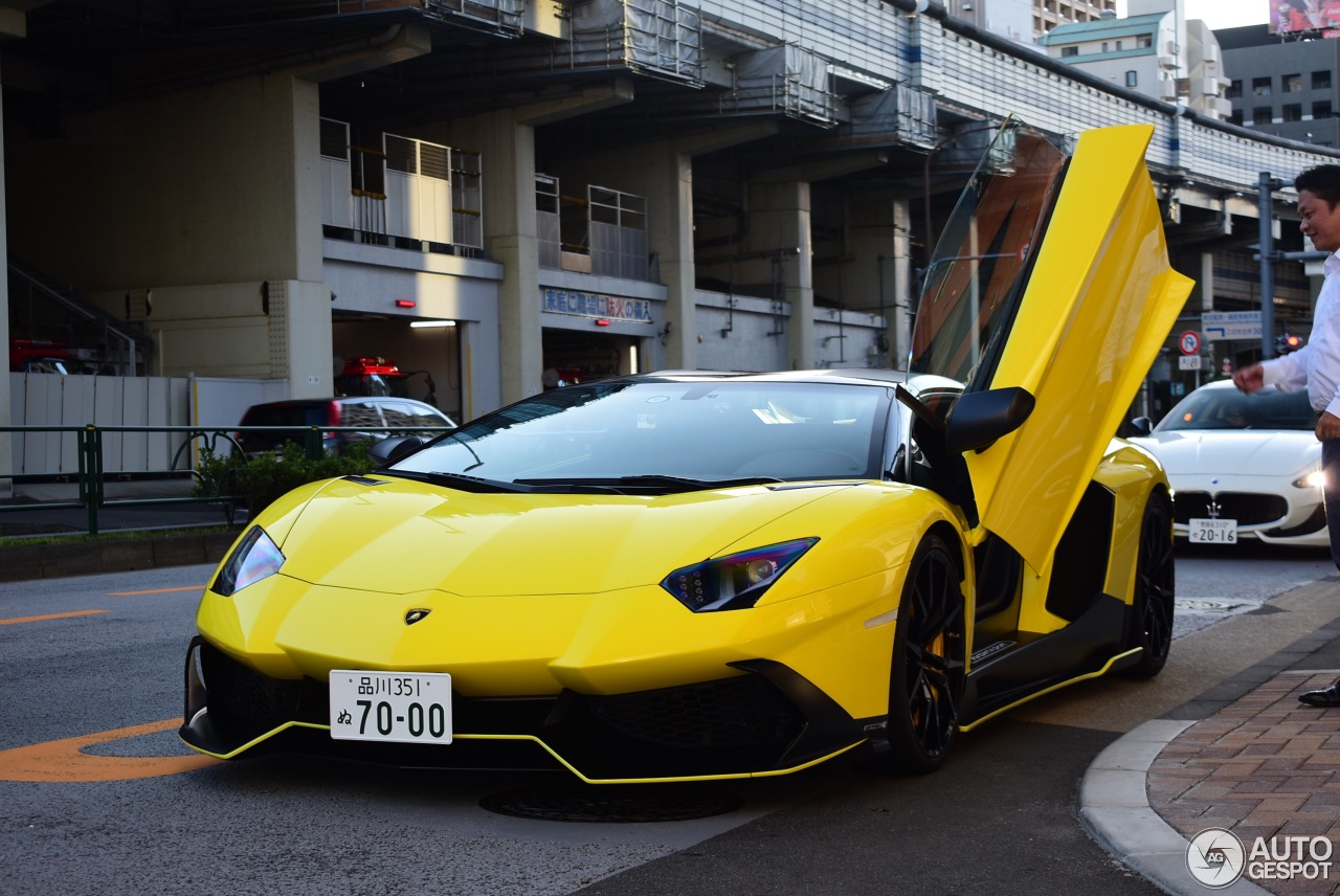 Lamborghini Aventador LP720-4 Roadster 50° Anniversario