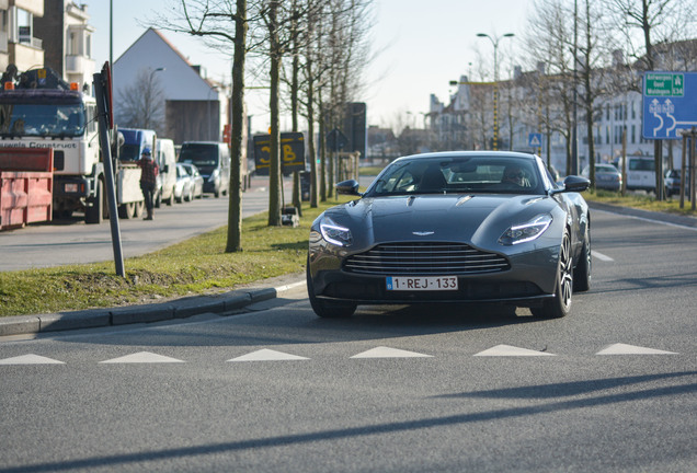 Aston Martin DB11