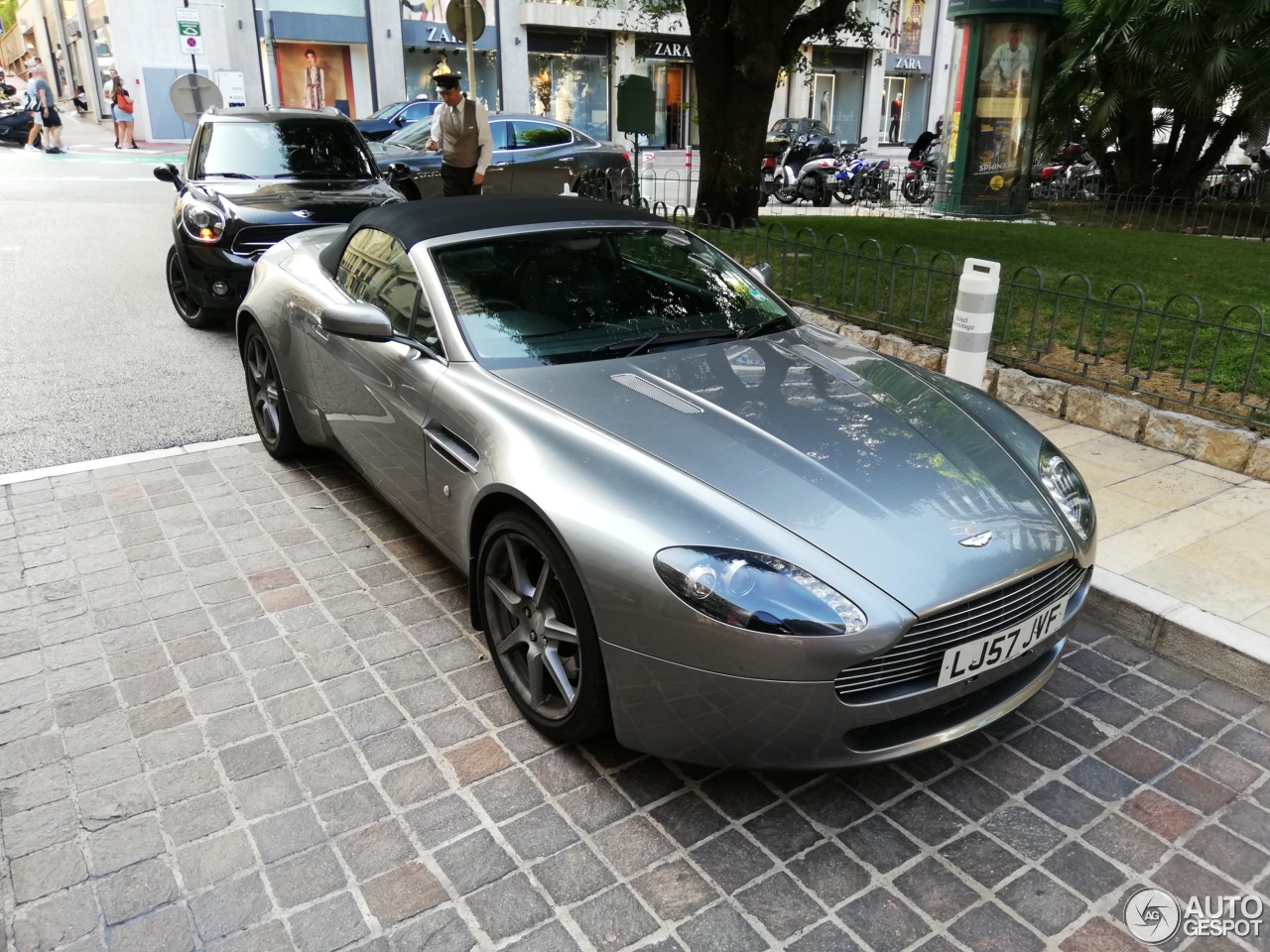 Aston Martin V8 Vantage Roadster