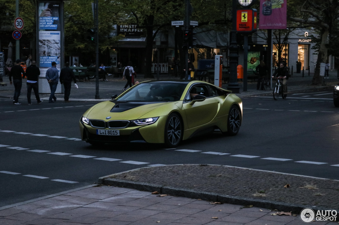 BMW i8 Protonic Frozen Yellow Edition