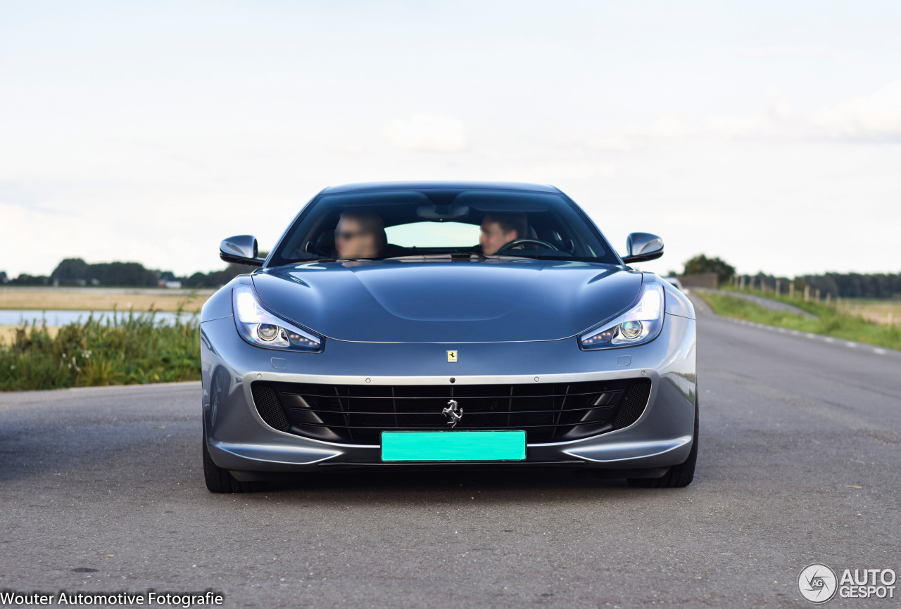 Ferrari GTC4Lusso T