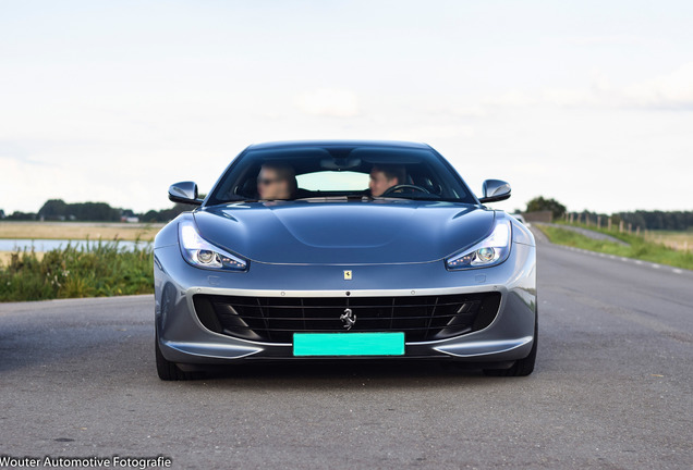 Ferrari GTC4Lusso T