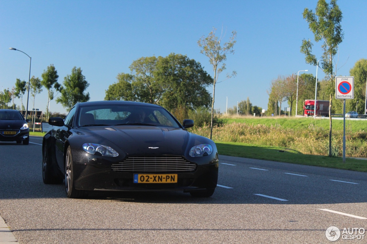 Aston Martin V8 Vantage