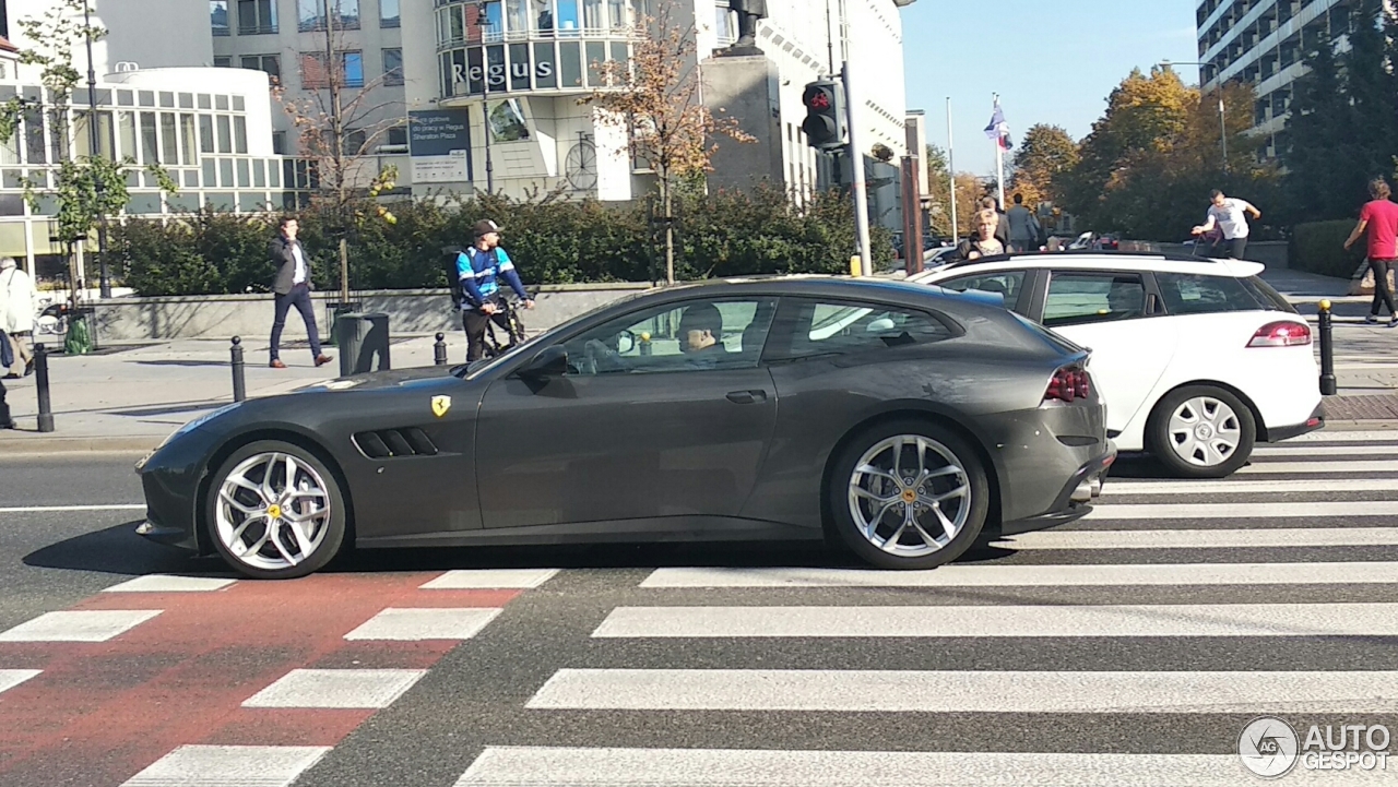 Ferrari GTC4Lusso T