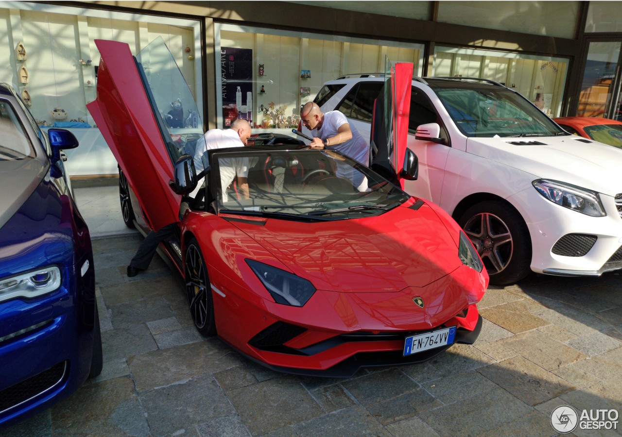 Lamborghini Aventador S LP740-4 Roadster